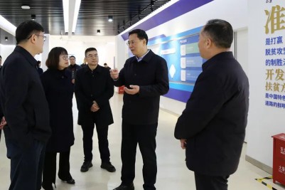 余先河到酒业园区宣讲全国两会精神，调研发展新质生产力工作